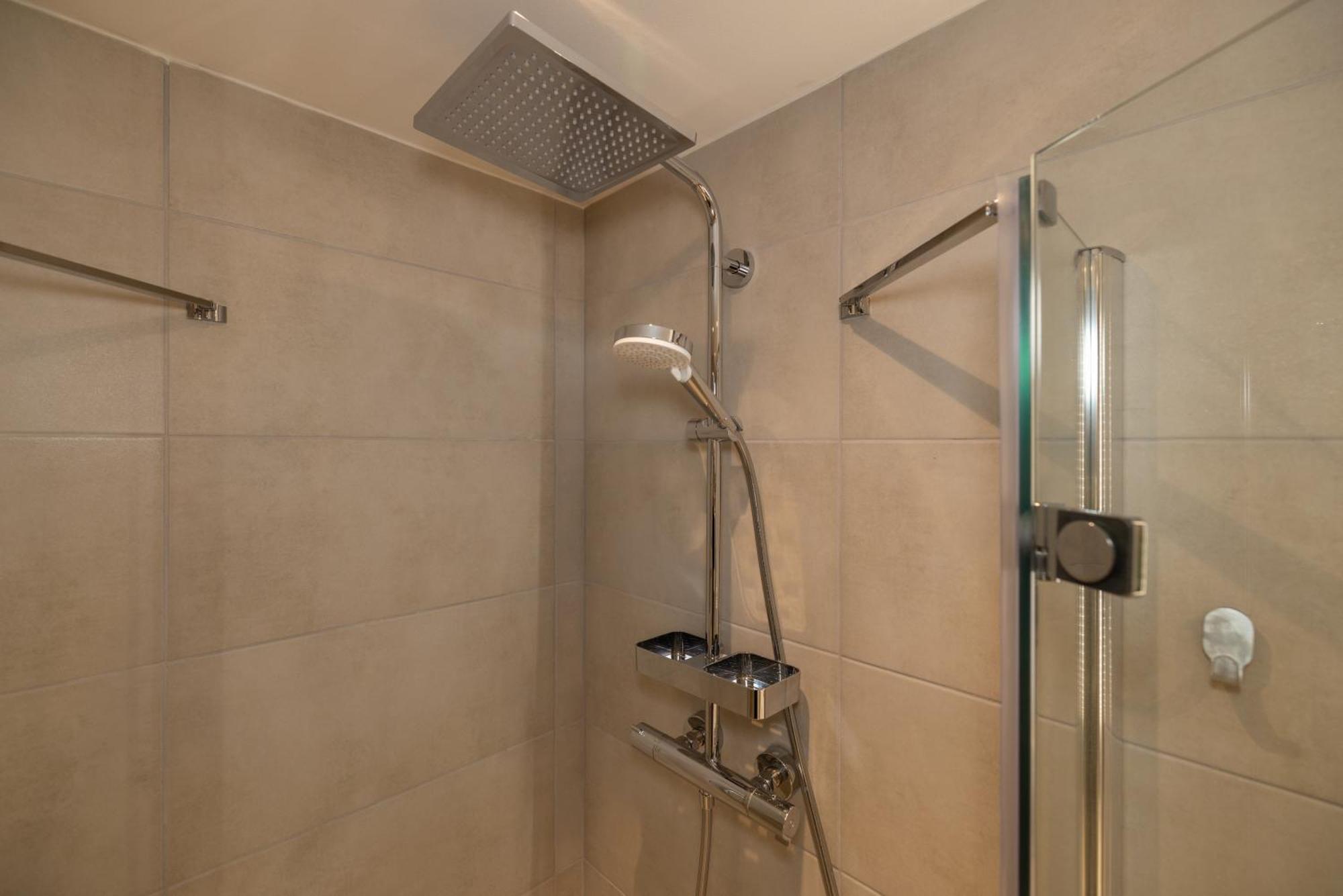 Great 2-room Loft With 2 Bathrooms And 2 Kitchen Apartment *